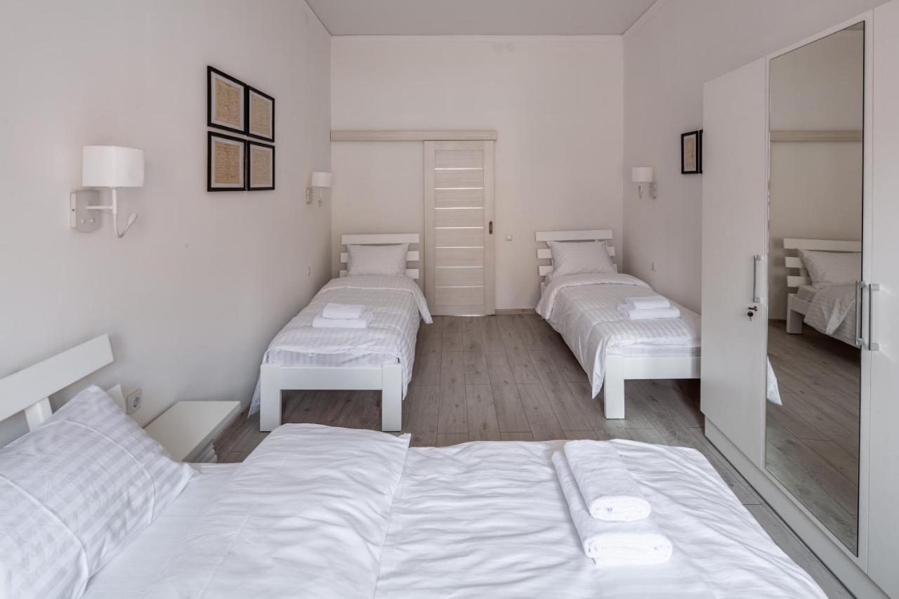 Bookinist Apartment Leopoli Esterno foto