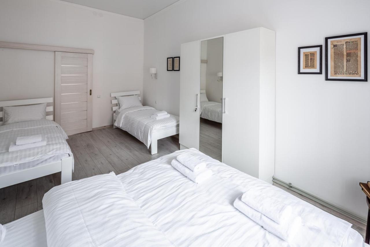 Bookinist Apartment Leopoli Esterno foto