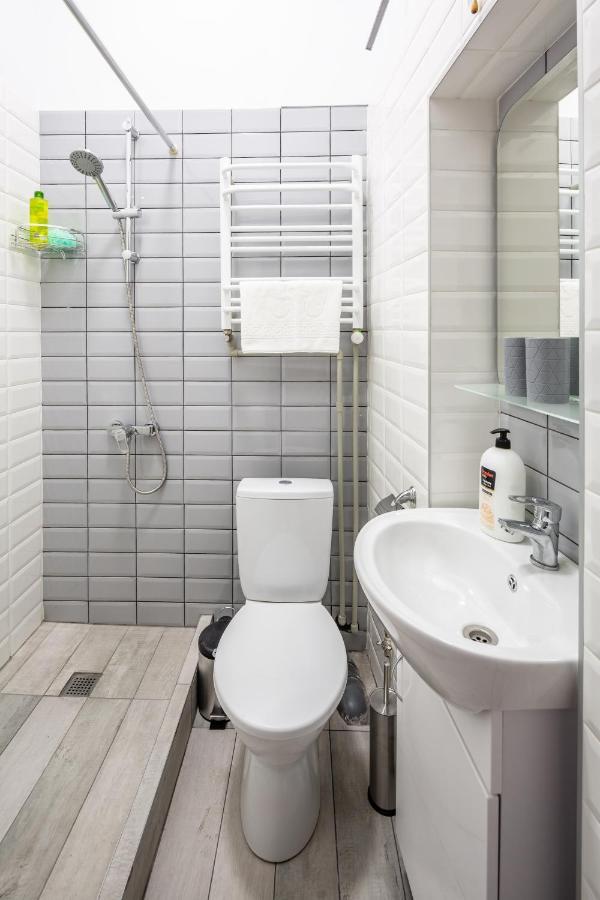 Bookinist Apartment Leopoli Esterno foto