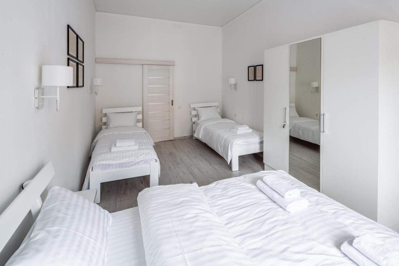 Bookinist Apartment Leopoli Esterno foto