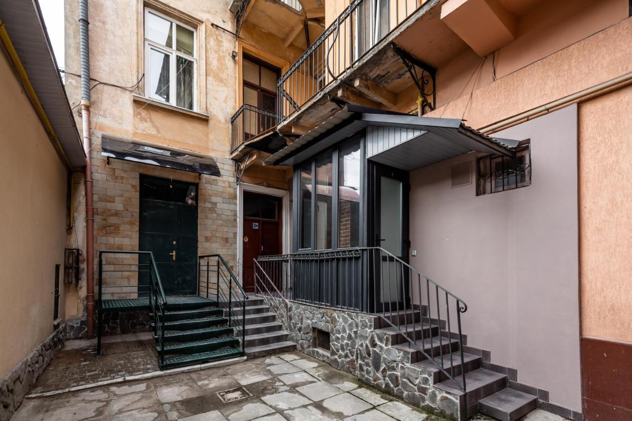 Bookinist Apartment Leopoli Esterno foto